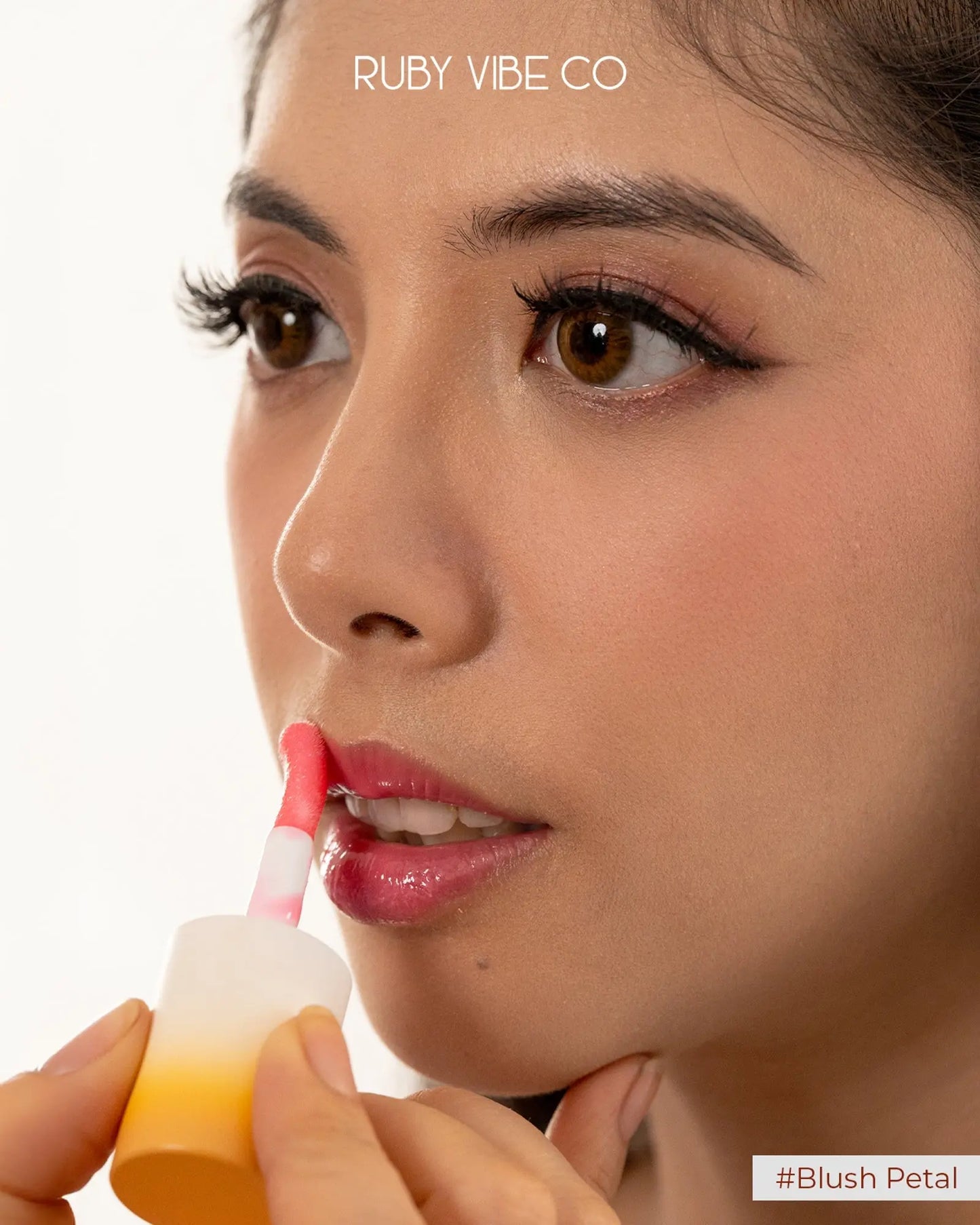 [RUBY VIBE CO] Juicy Lip Oil - Luxurious Silken Formula for High-Shine, Hydrated Lips - Perfect for Everyday Wear & Professional Artistry