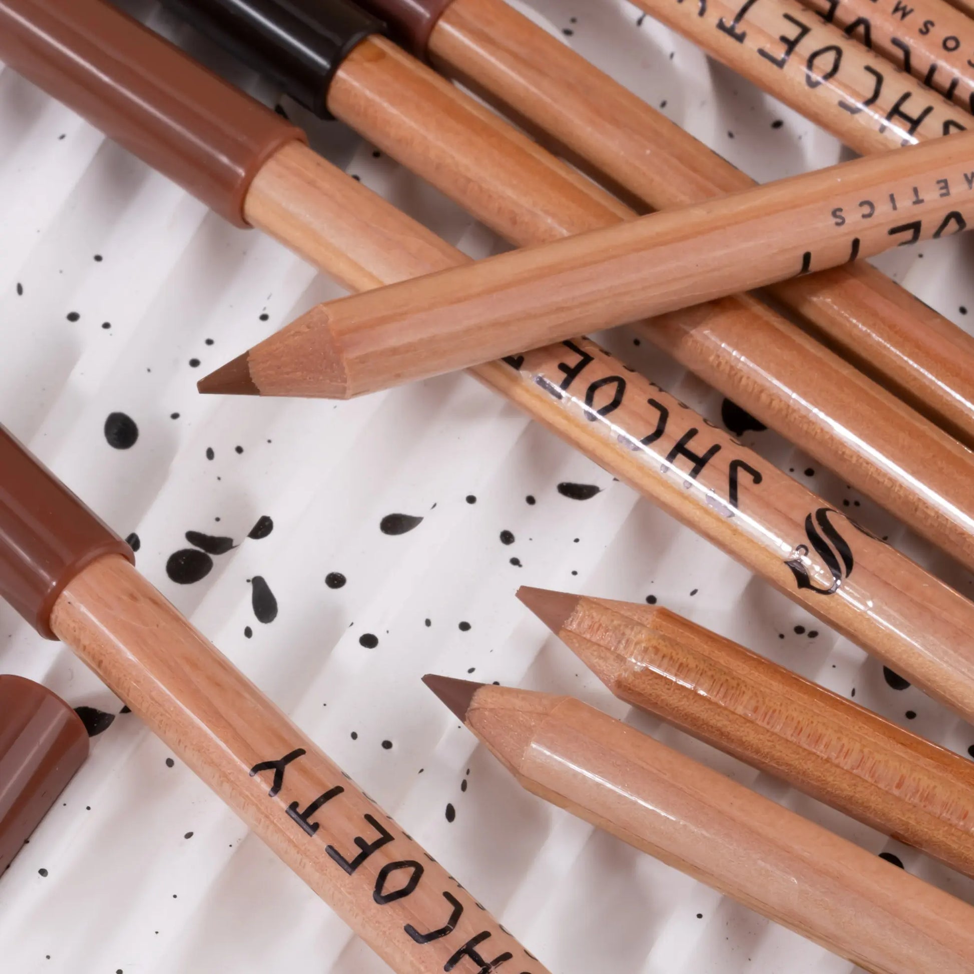 12 Pcs Nude Lip Liner Set, Natural Wood Lip Pencil Kit, Creamy Smooth Matte Formula, Long-Lasting Smudge-Resistant Lip Contour Pencils for Defined Lip Shape, Easy to Apply, Blend and Layer for Daily.